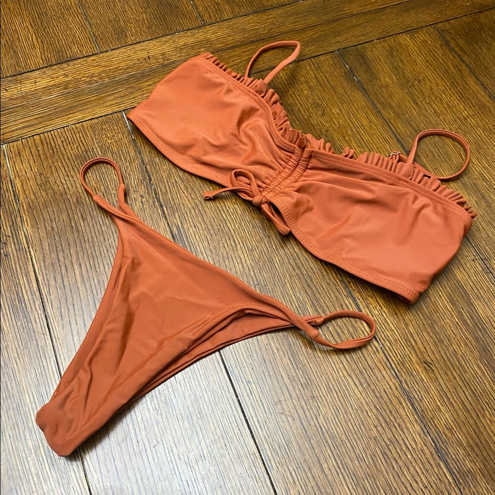 NWOT Ruffle Bikini Set